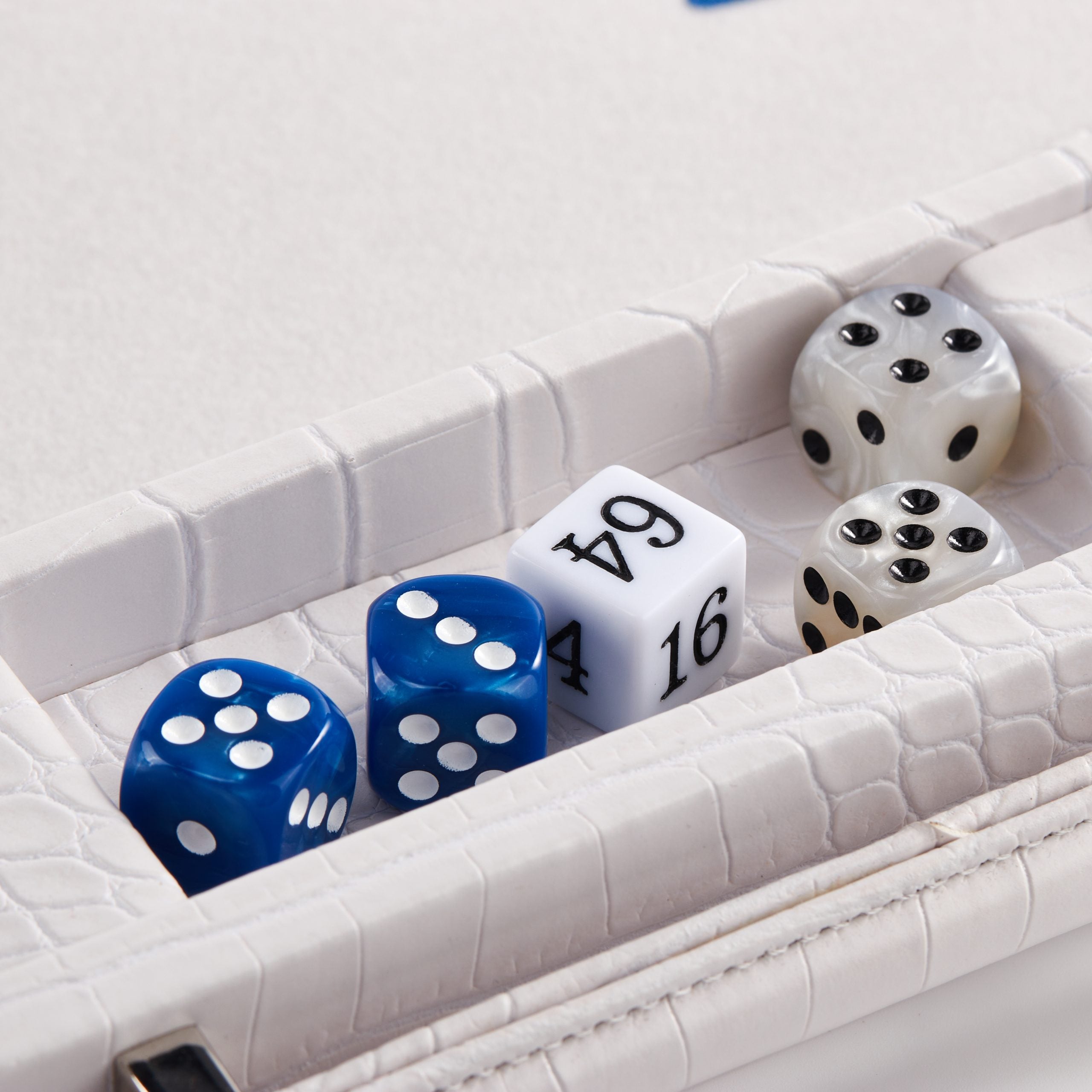 Backgammon Snake | White