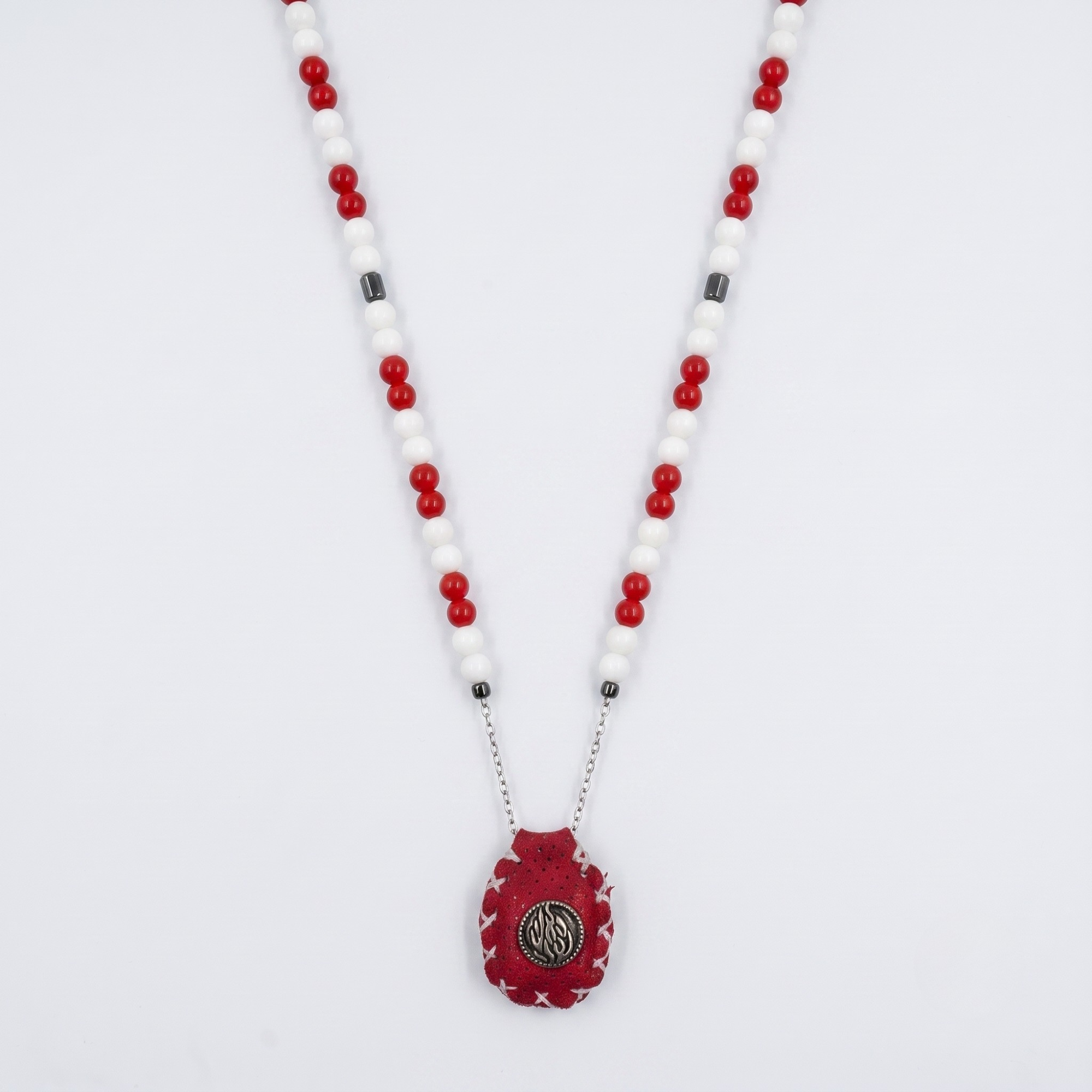 Petek | Red and White